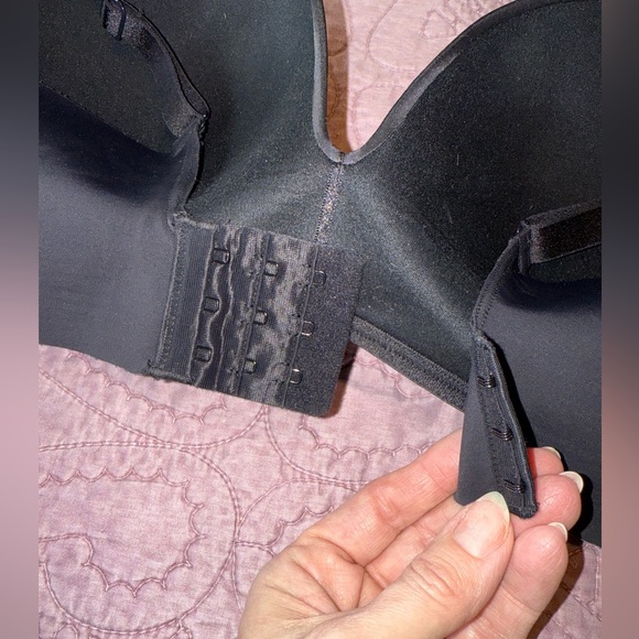 Maidenform Black Smooth Bra - Picture 5 of 6